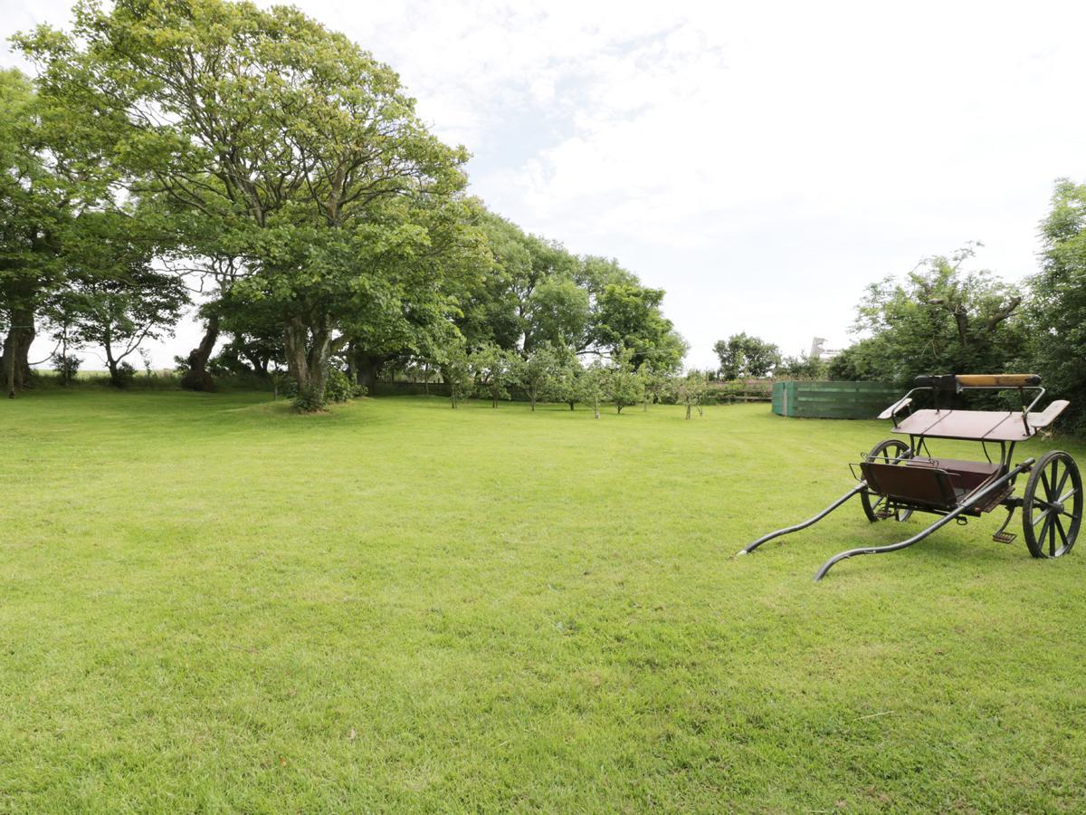 Bodegri Cottage Llanfflewyn Exterior photo